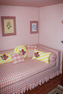 Lisa Corti x The Socialite Family - Cuscino Bomboloni Bold Rose Stripes Yellow